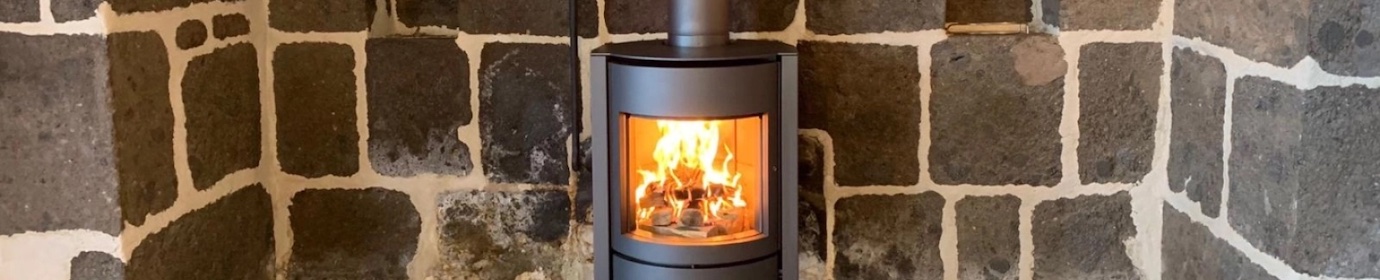Poêle à bois dans le Cantal, photo SN Cheminées des Volcans